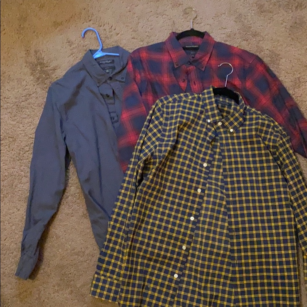 Bundle of 3 men’s banana republic button-downs